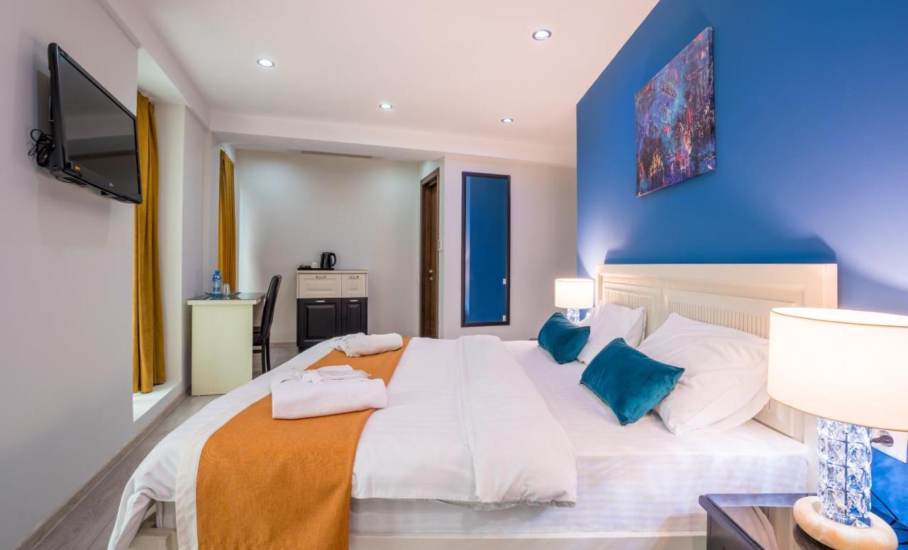 Capitol Hotel By Umbrella Tbilisi Buitenkant foto