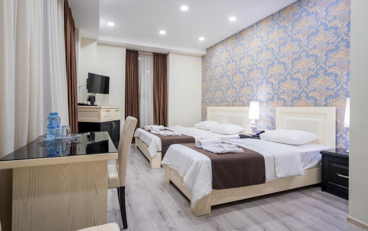 Capitol Hotel By Umbrella Tbilisi Buitenkant foto