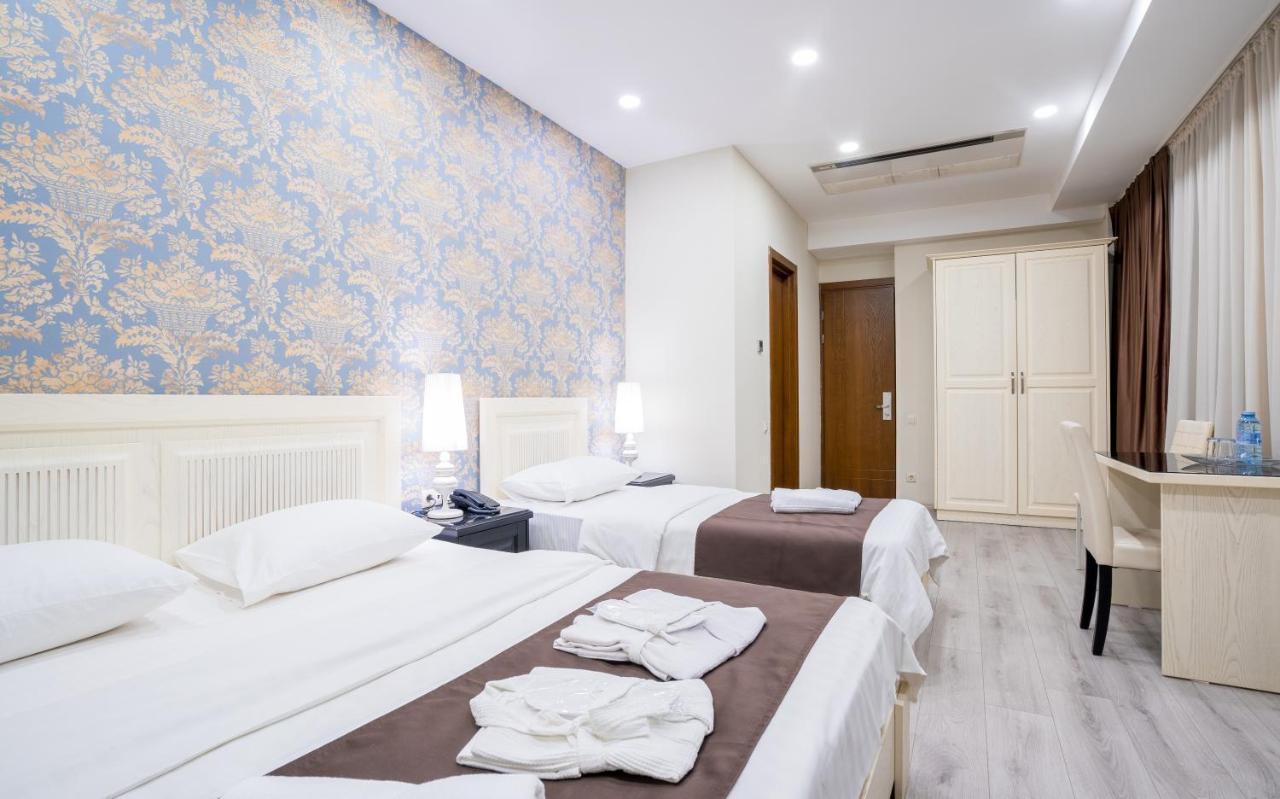 Capitol Hotel By Umbrella Tbilisi Buitenkant foto